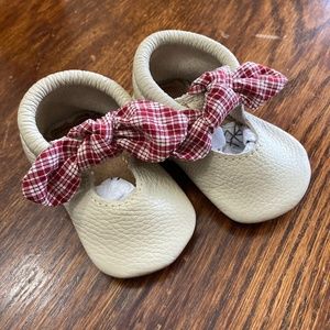 NEW Freshly picked knotted bow mini sole